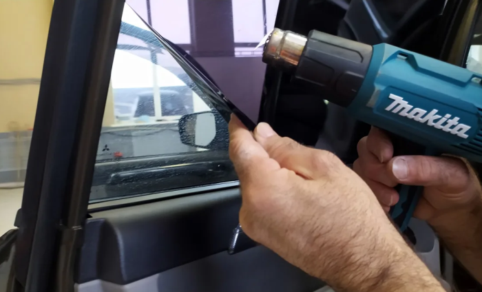 Растонировка стёкол автомобиля (снятие тонировки)