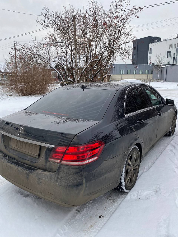 Mercedes - Benz E212, пленка Carbon 15%